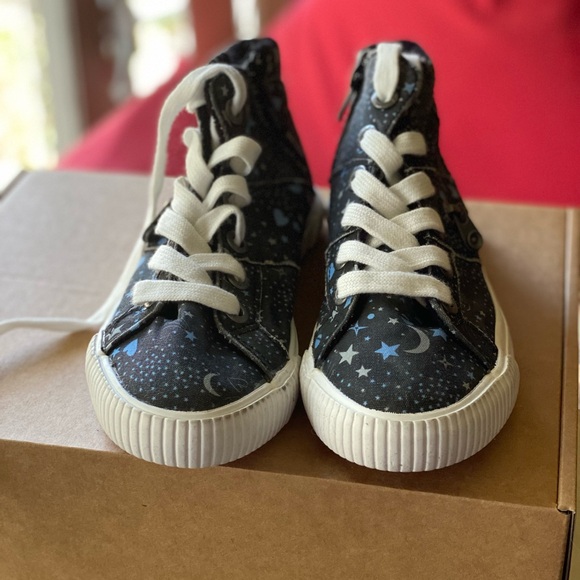 HI TOP SNEAKERS NWOB - Picture 1 of 4